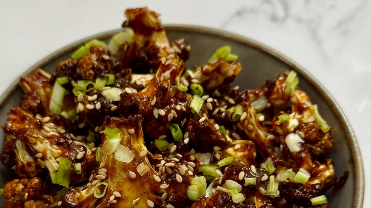 Crispy Air Fryer Gochujang Cauliflower (Easy Korean-Inspired Spicy Cauliflower Recipe)